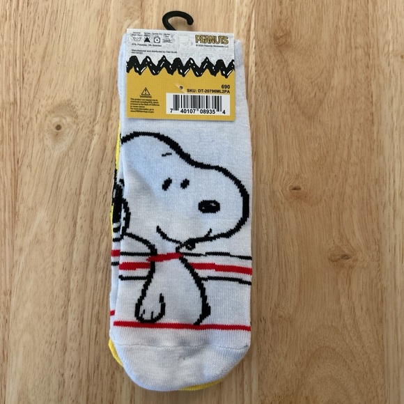 Peanuts Yellow Socks - One Size - Picture 2 of 2